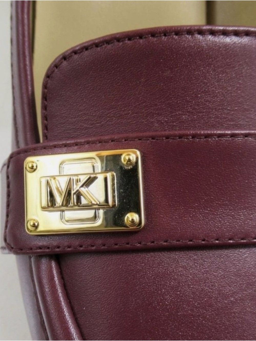 MICHAEL KORS ⭐️ PADMA 🔑 buckle LOGO, LEATHER, 3” stacked heel EUC - Picture 4 of 10